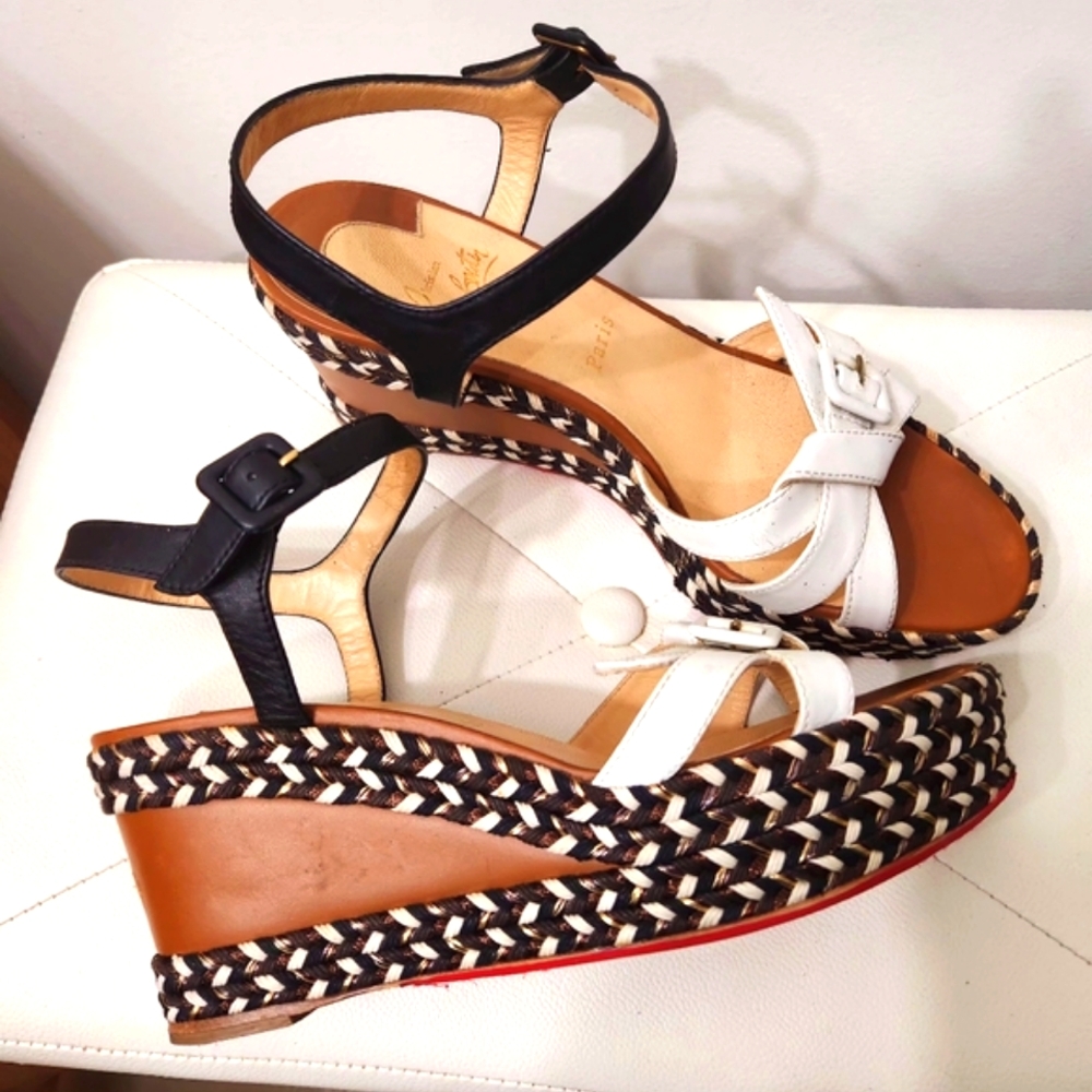 CHRISTIAN LOUBOUTIN SHIMMERING WOVEN DETAIL LEATHER ANKLE STRAP WEDGE SANDALS 41